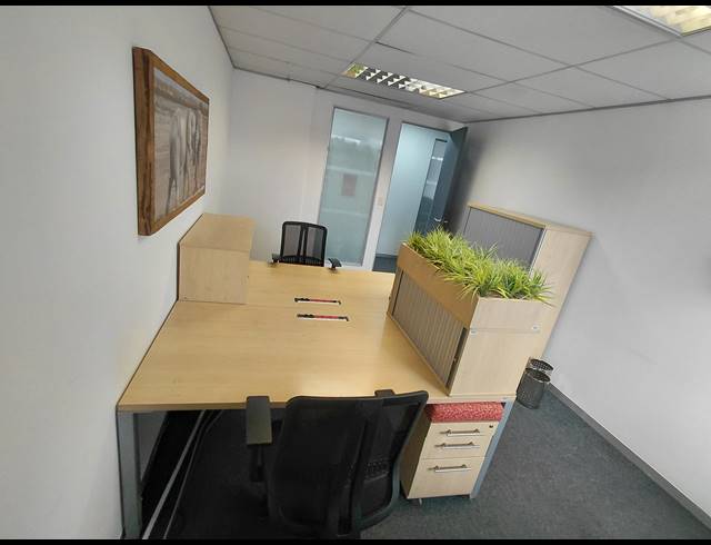 25.30M² OFFICE TO LET IN FOURWAYS